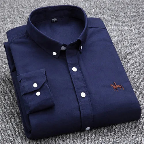 Chemise Oxford classique élégante avec des détails subtils pour un style raffiné.