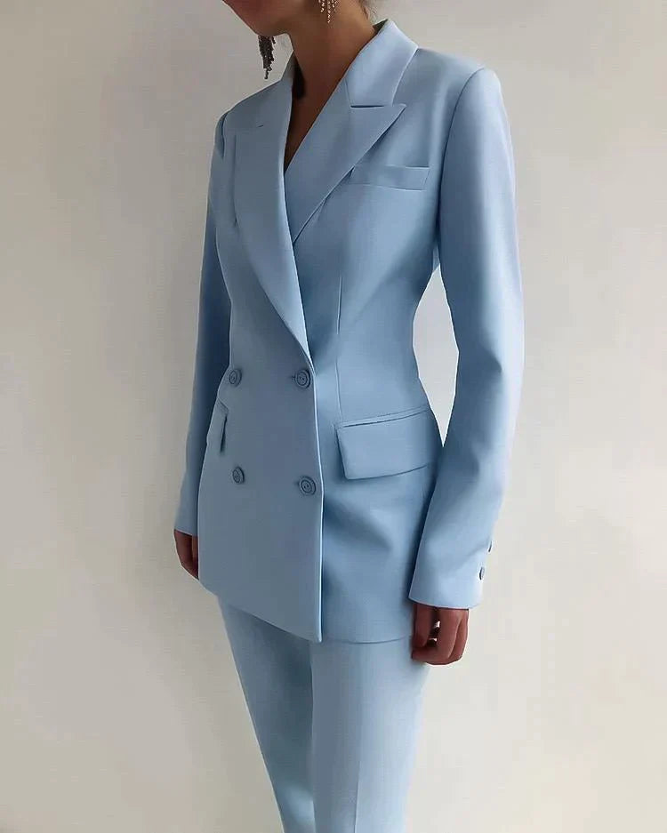Norythia | Ensemble féminin élégant : blazer chic et pantalon pour le bureau et les occasions formelles.