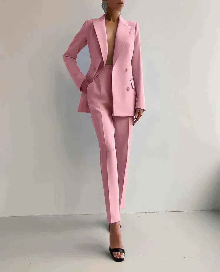 Norythia | Ensemble féminin élégant : blazer chic et pantalon pour le bureau et les occasions formelles.