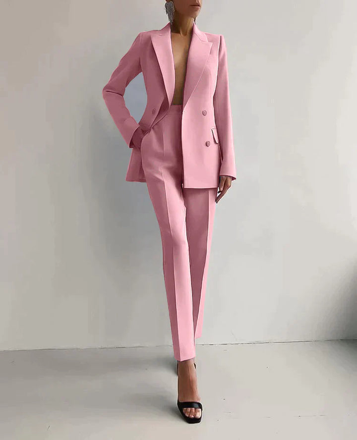 Norythia | Ensemble féminin élégant : blazer chic et pantalon pour le bureau et les occasions formelles.