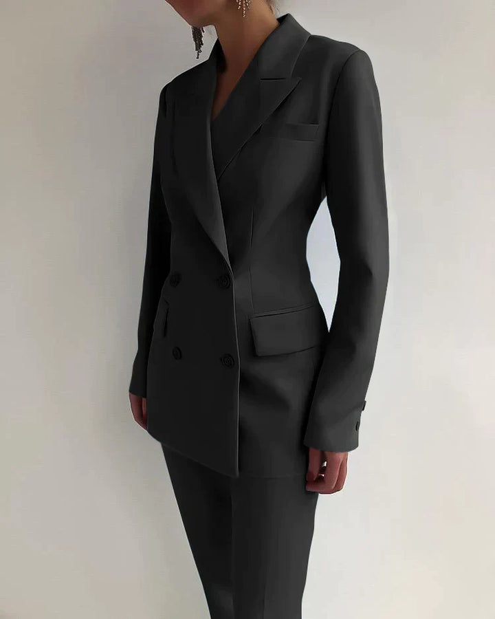 Norythia | Ensemble féminin élégant : blazer chic et pantalon pour le bureau et les occasions formelles.