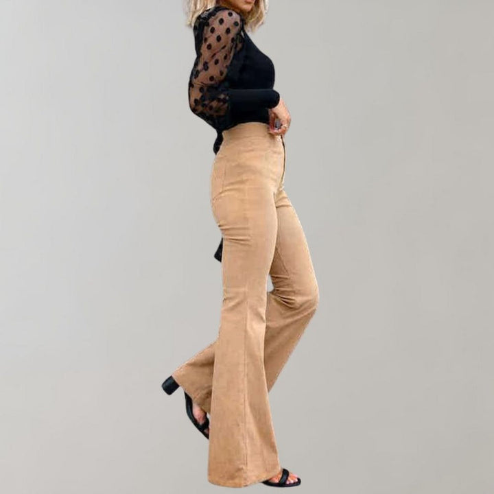 Livia - Pantalon en velours côtelé à pattes d'éléphant élégant et tendance pour un look stylé.