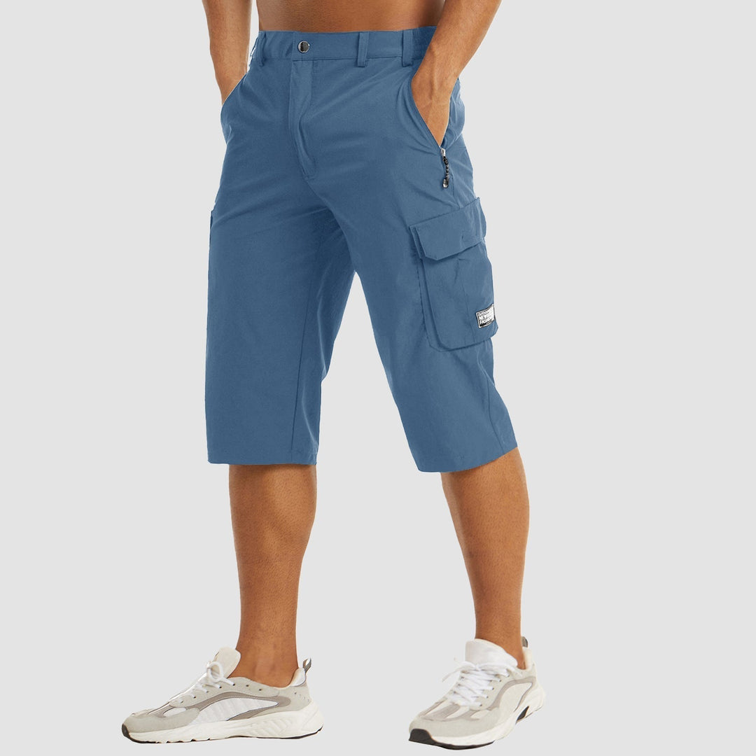 Shorts de randonnée pour hommes avec de multiples poches de rangement pour un confort et une utilisation fonctionnelle.