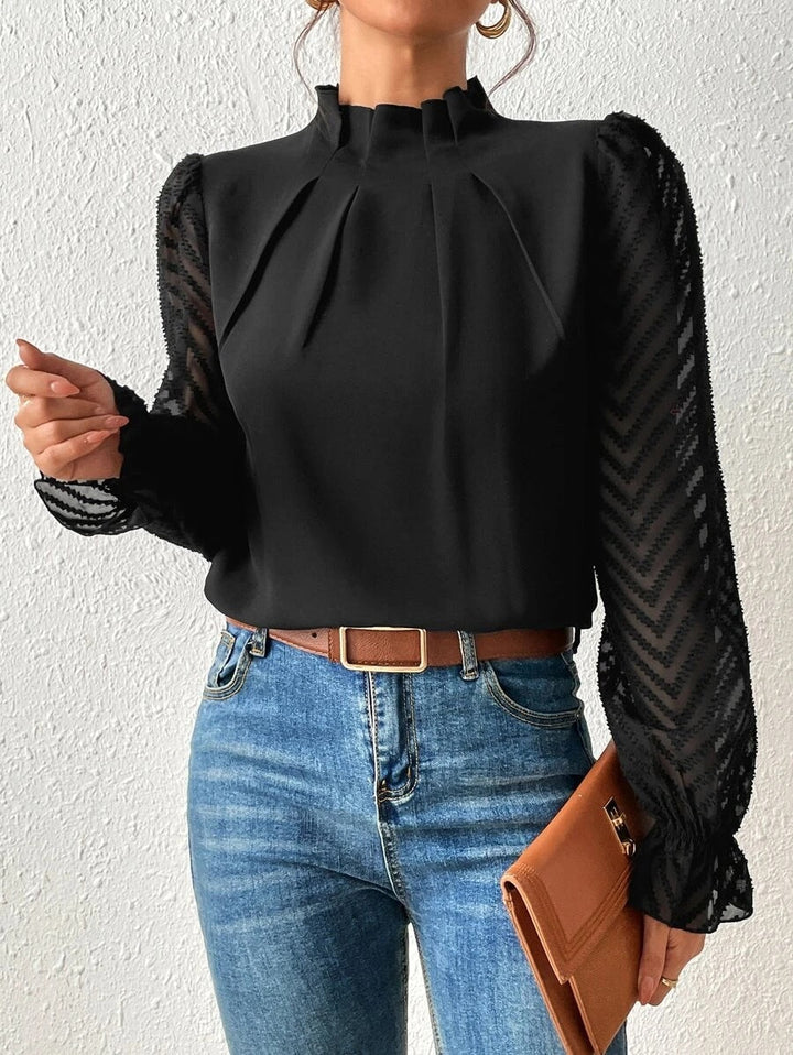 Mildred - Chemisier élégant pour femmes avec des manches transparentes stylées.