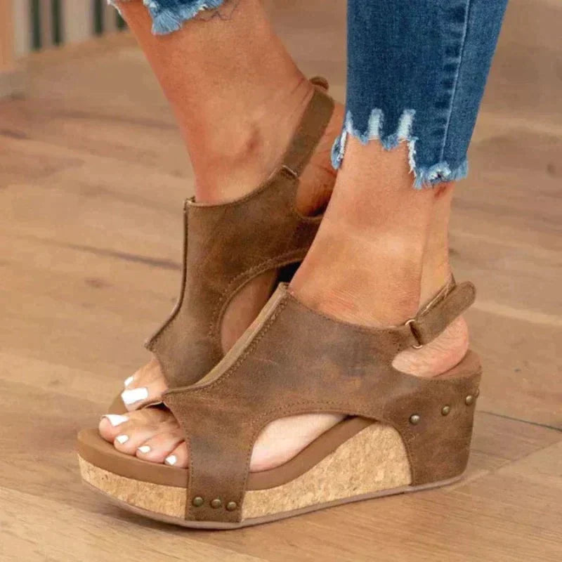 Sandales Élégantes Danika pour Femmes avec Talon Compensé et Bout Ouvert pour un Look Chic
