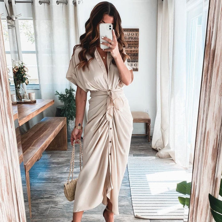 Élégante et magnifique dressing gown de chambre maxi portefeuille pour un look raffiné.