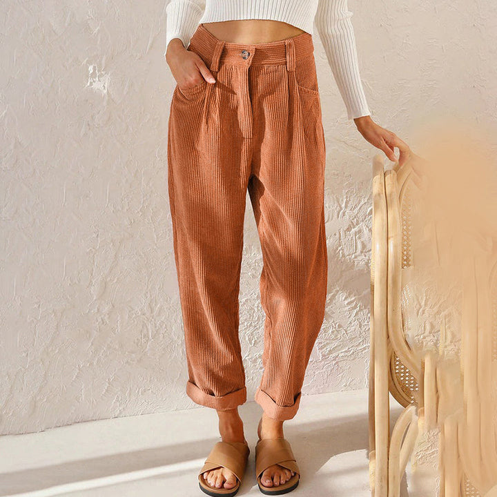 Elantha - un pantalon de printemps élégant et confortable pour une allure fraîche.