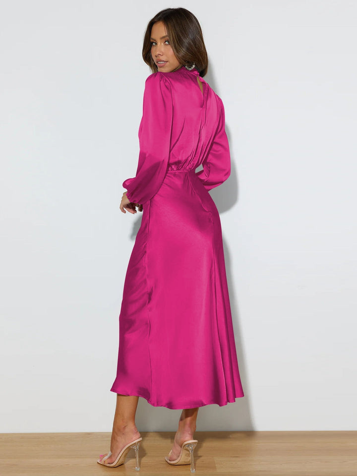 Darielle | Robe en satin luxe à manches longues pour les soirées, les fêtes et les occasions élégantes.