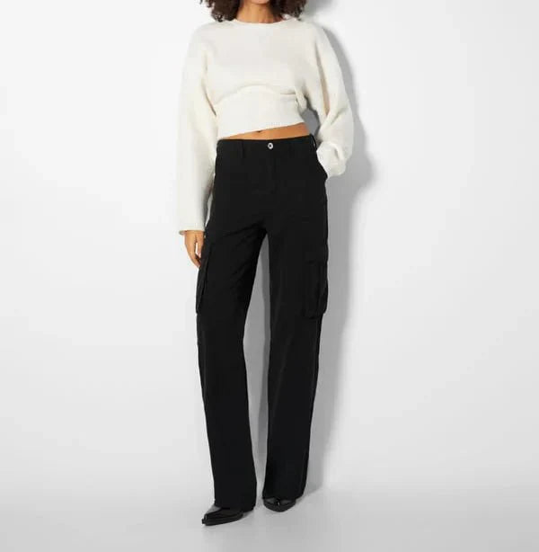 Pantalon cargo femme élégant et confortable, avec une coupe parfaite pour un look décontracté.
