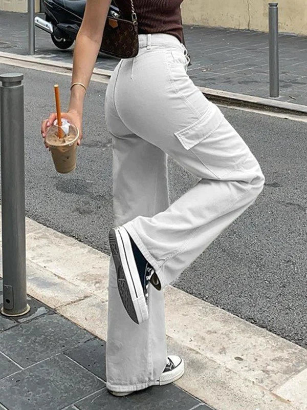 Pantalon cargo femme élégant et confortable, avec une coupe parfaite pour un look décontracté.