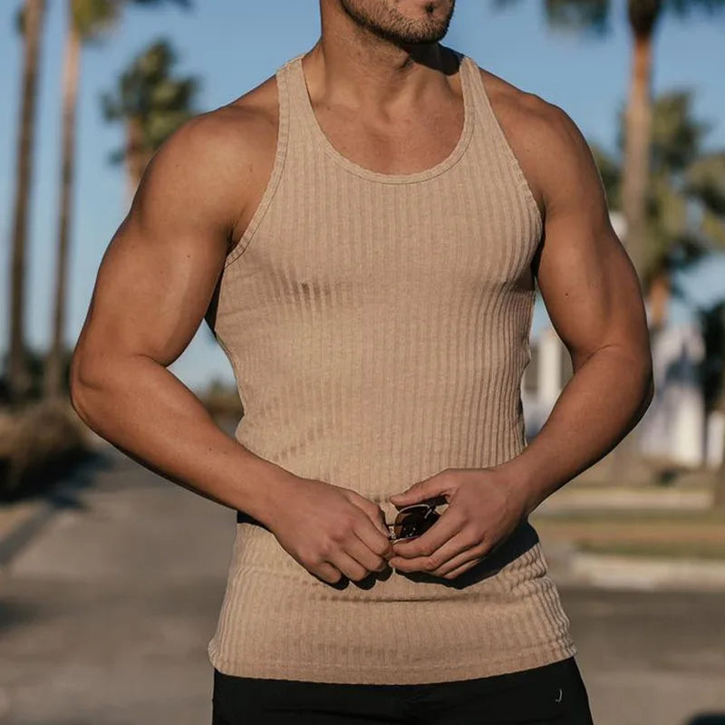 Débardeur homme à côtes stylé - Haut sans manches cintré pour le sport et les moments décontractés.