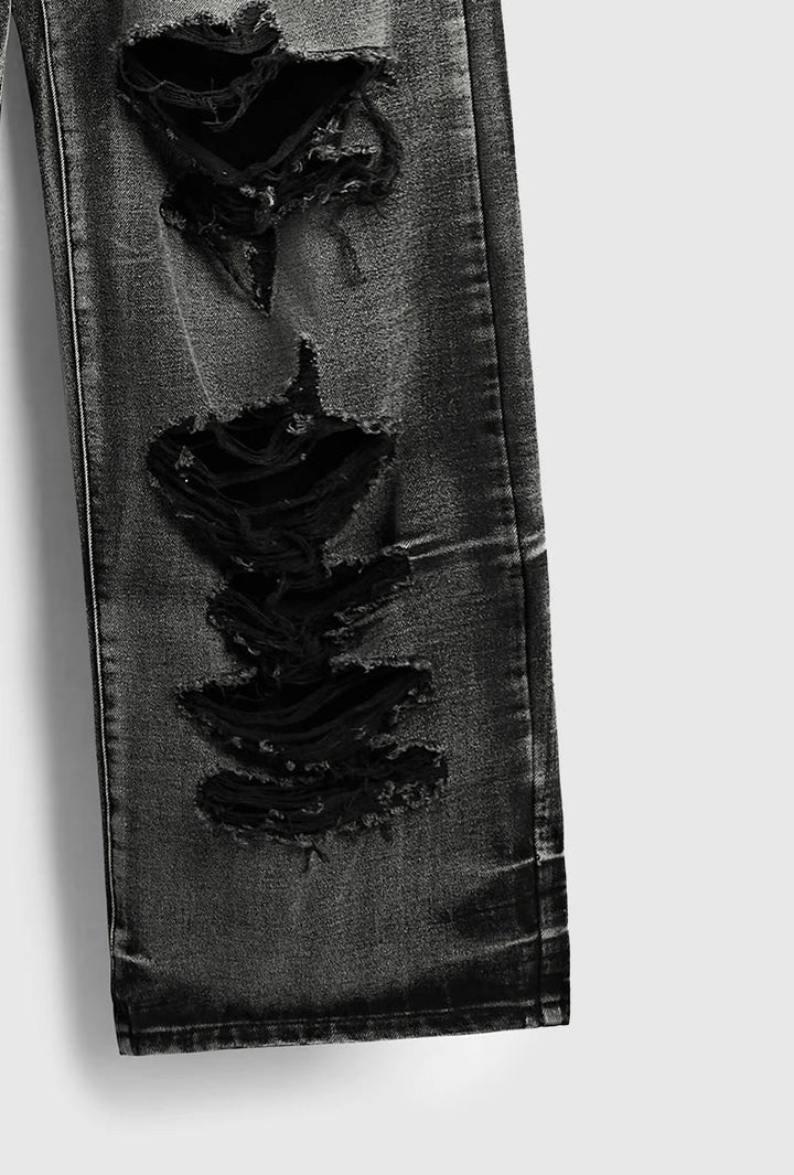 Jeans décontractés noirs en détresse pour un look urbain stylé