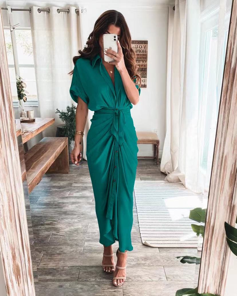 Élégante et magnifique dressing gown de chambre maxi portefeuille pour un look raffiné.