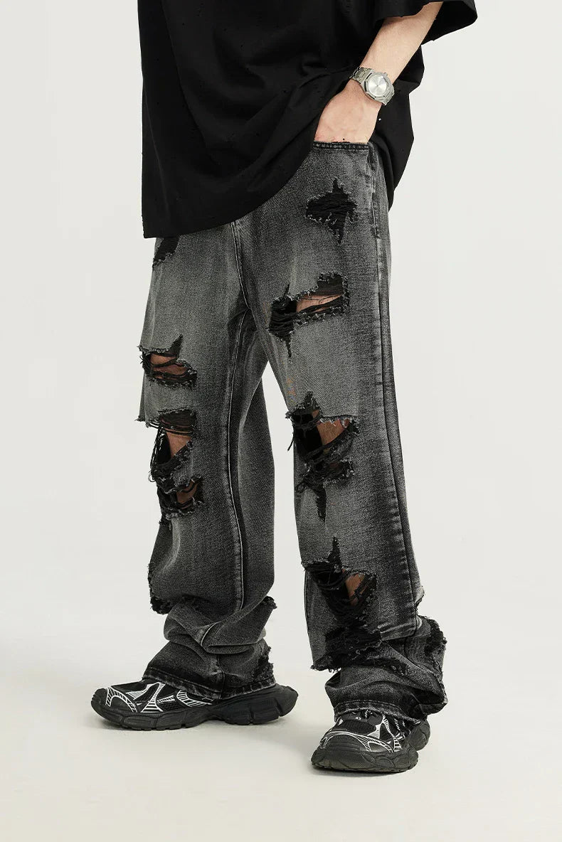 Jeans décontractés noirs en détresse pour un look urbain stylé