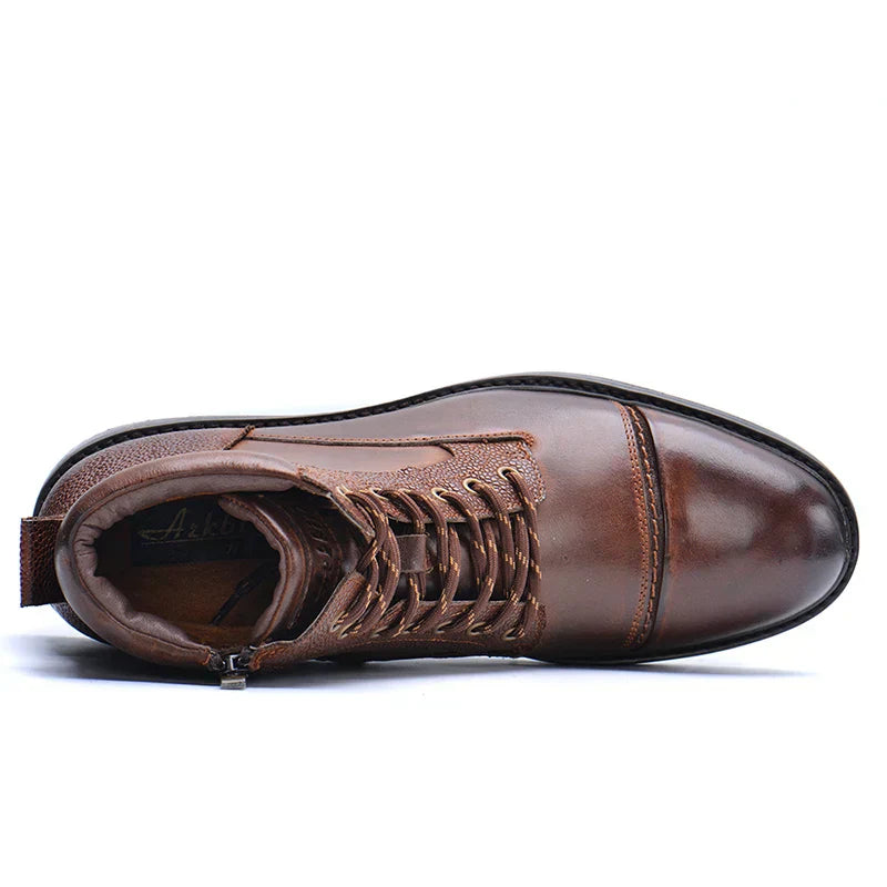 Bottes pour hommes Harm™ robustes avec éléments de fermeture et lacets pour le confort et le style.