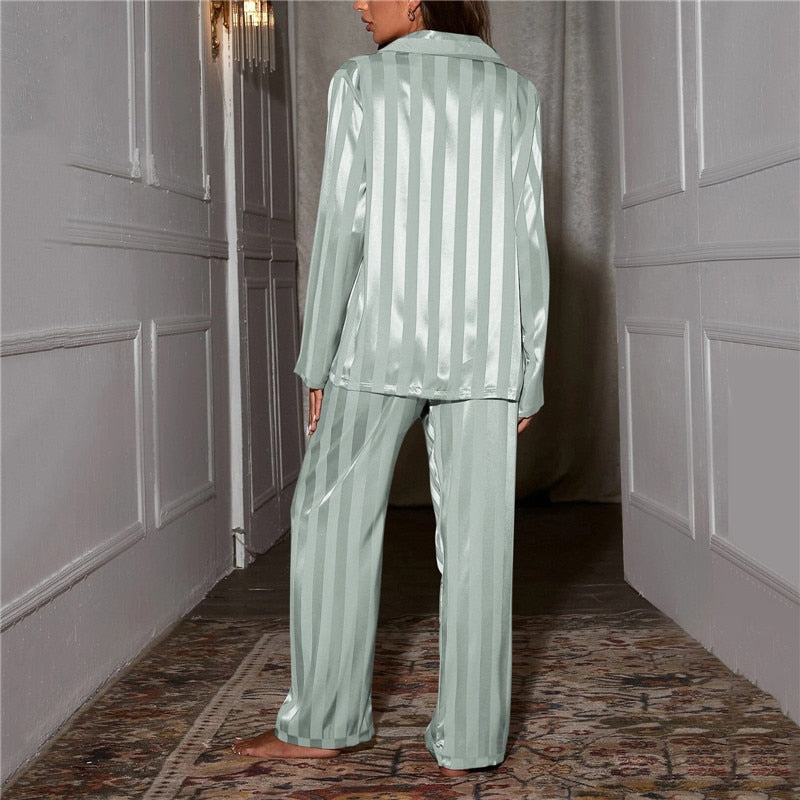 Pia - Pyjama en soie élégant pour femme