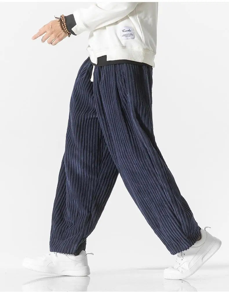 Pantalon à coupe décontractée avec design côtelé pour un confort ultime