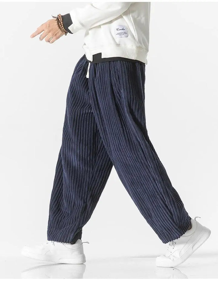 Pantalon à coupe décontractée avec design côtelé pour un confort ultime
