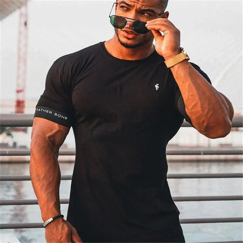 Ralden - T-shirt ajusté Muscle Fit pour hommes à manches courtes pour un look élégant et sportif.
