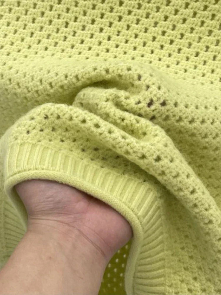 Merci pour votre question ! Voici une version plus attrayante du titre du produit :

Pull en tricot élégant sans doublure avec col rond de Danique