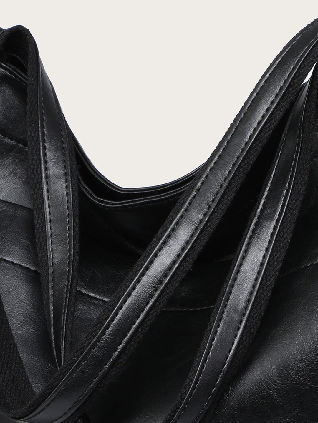 Nova - Élégante sac en cuir avec fermeture par bouton-pression et espace de rangement supplémentaire.