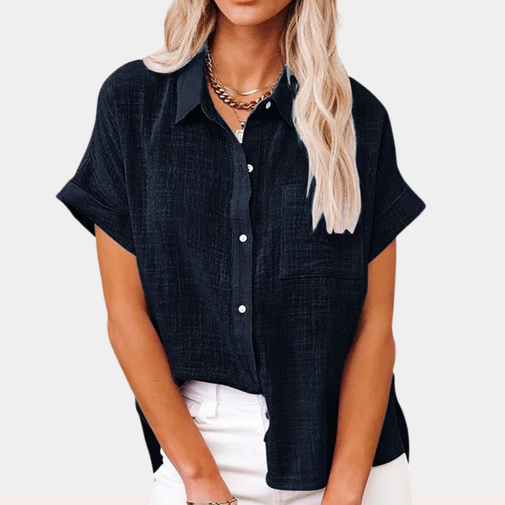 Cinzia | Blouse à manches courtes légère avec fermeture à boutons pour une allure confortable et élégante.