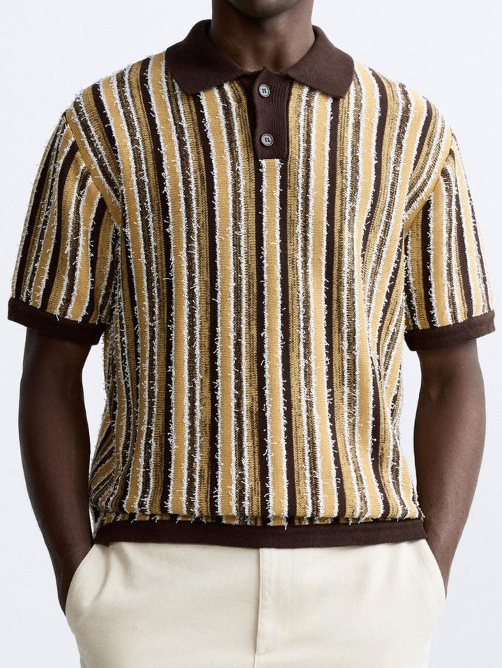 Chemise polo tricotée rétro élégante avec un motif rayé classique