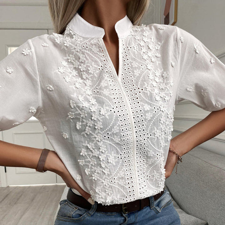 Blossom & Lace Élégante Blouse Blanche avec Dentelle et Manches Courtes pour un Look Raffiné