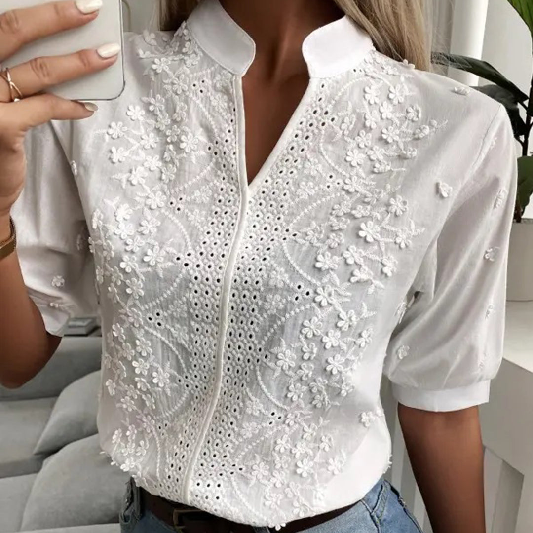 Blossom & Lace Élégante Blouse Blanche avec Dentelle et Manches Courtes pour un Look Raffiné
