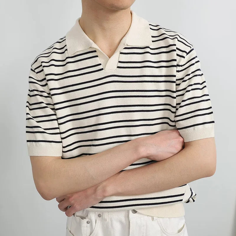 Polo à rayures élégante pour un look moderne