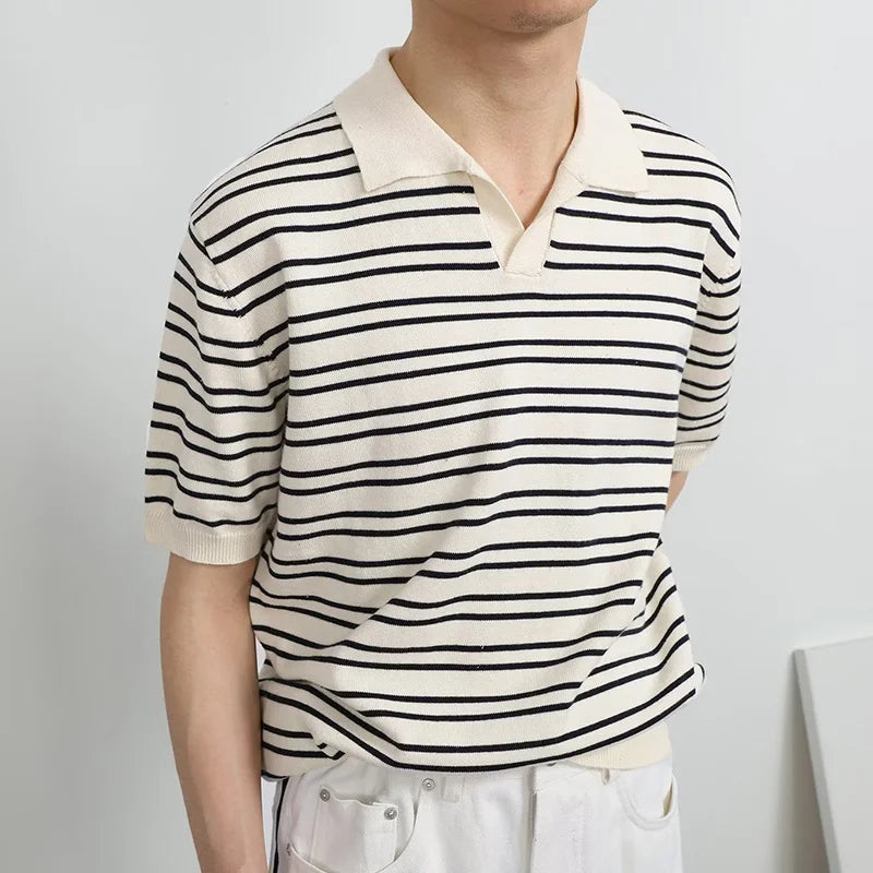 Polo à rayures élégante pour un look moderne