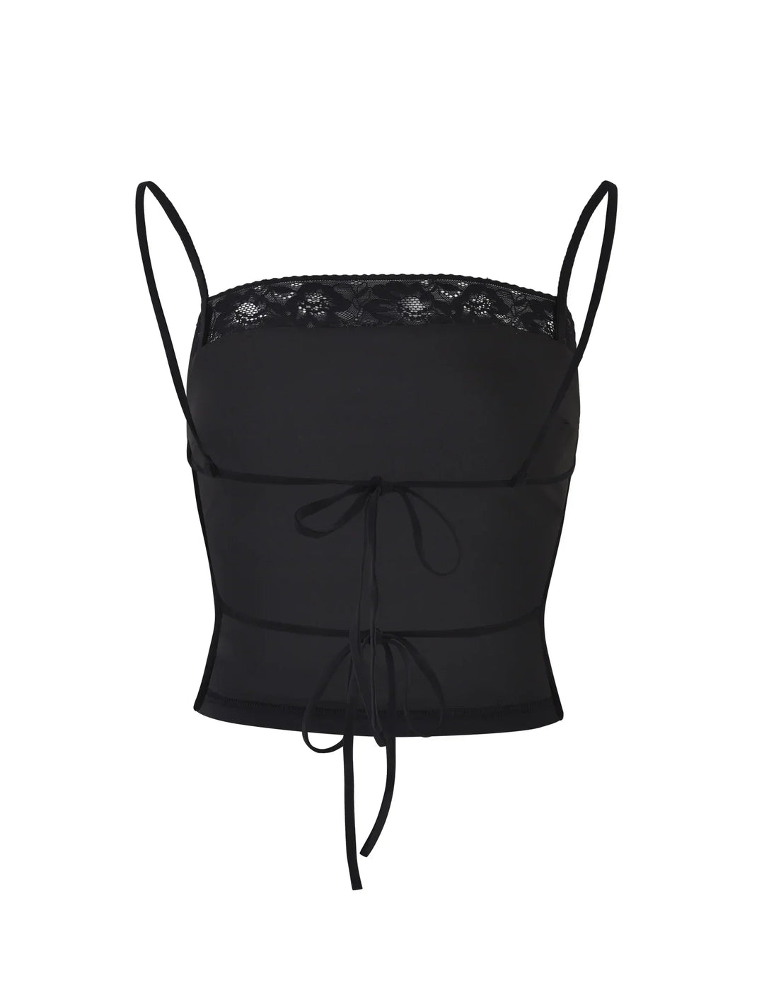 Ensemble élégant composé d'un crop top en satin noir et d'une jupe en dentelle pour un look chic.