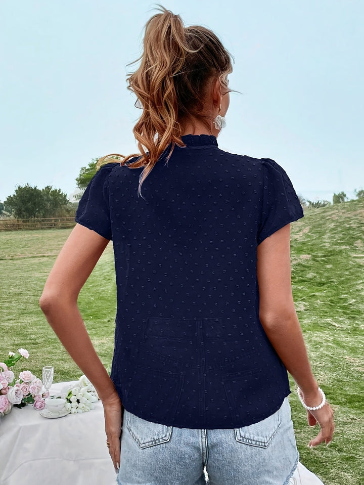 Raven | Blouse Élégante et Stylée avec Col Nœud, Manches Bouffantes et Détails Œillets