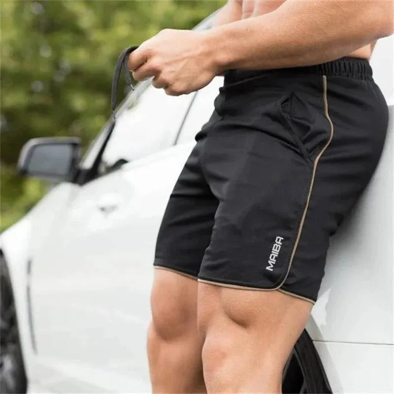 Shorts athlétiques pour hommes, légers et respirants, avec taille élastique et poches latérales pratiques.