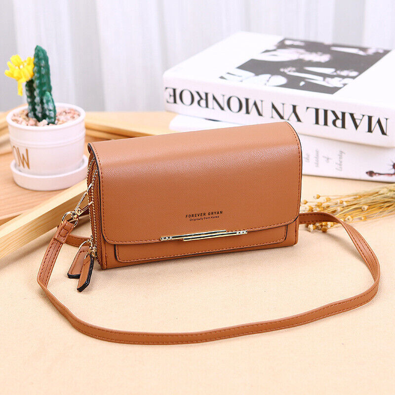 Sac en cuir synthétique élégant et classique pour un style intemporel.