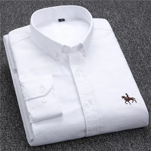 Chemise Oxford classique élégante avec des détails subtils pour un style raffiné.