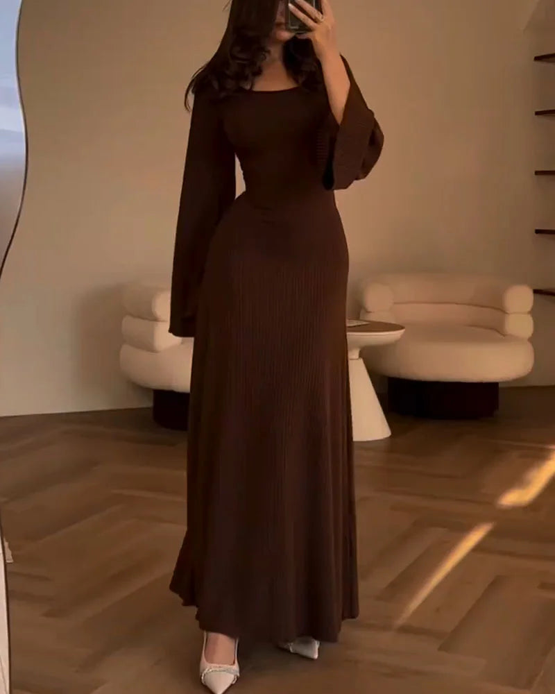 Dressing gown long élégante à manches longues - Dina pour un look chic.