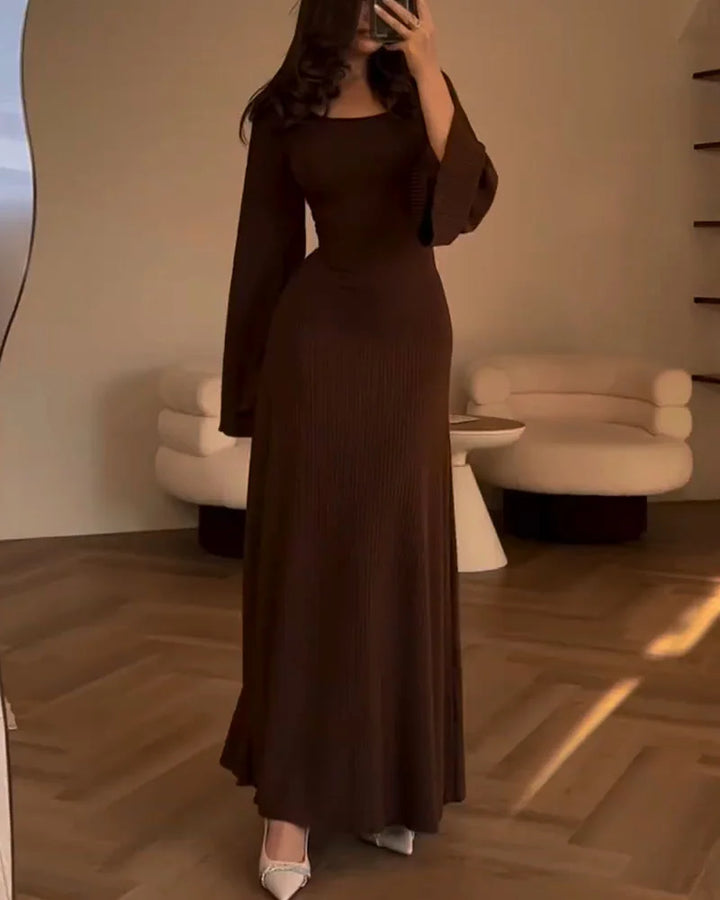 Dressing gown long élégante à manches longues - Dina pour un look chic.