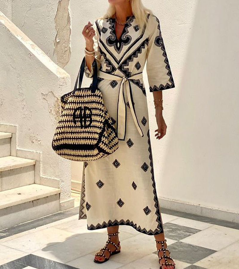 Zadie | Robe kaftan élégante brodée pour femmes avec un imprimé géométrique saisissant.