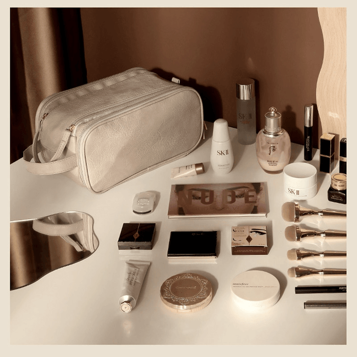 Trousse de maquillage de luxe avec double fermeture à glissière et compartiments pratiques organisés pour un look de toilette élégant