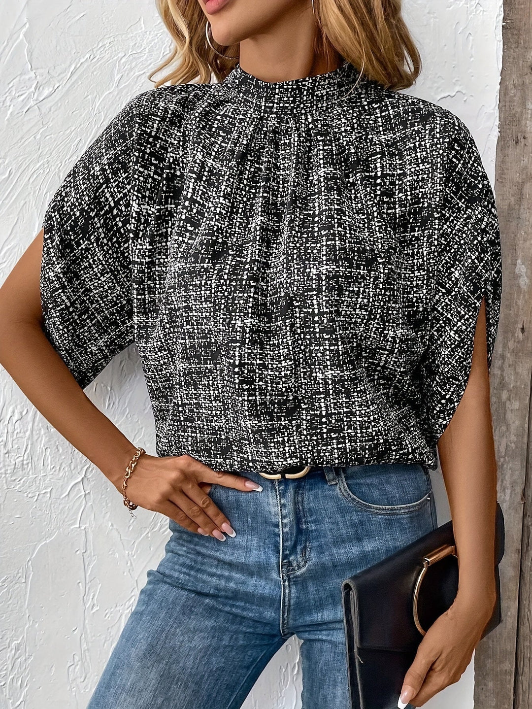 Salomea | Blouse élégante avec imprimé intégral et encolure raffinée - Manches courtes, top léger pour femme