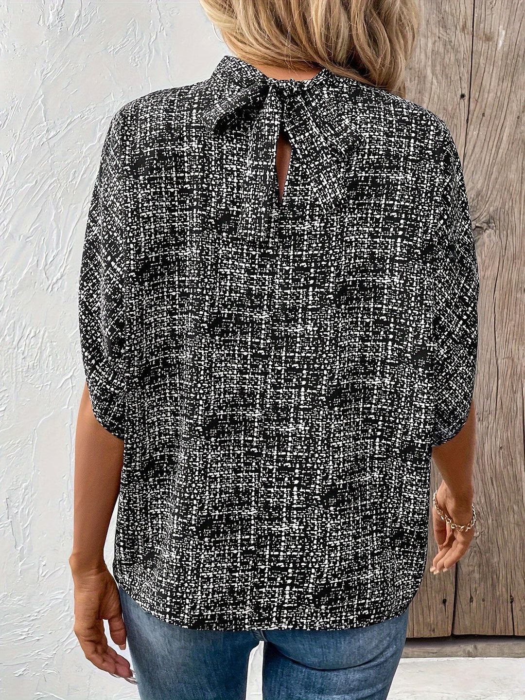 Salomea | Blouse élégante avec imprimé intégral et encolure raffinée - Manches courtes, top léger pour femme