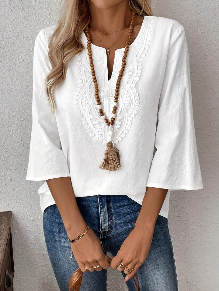 Kaari | Élégante Blouse Vintage Boho à Col V pour Femmes avec Manches 3/4, Détail en Dentelle Charmant en Blanc Frais