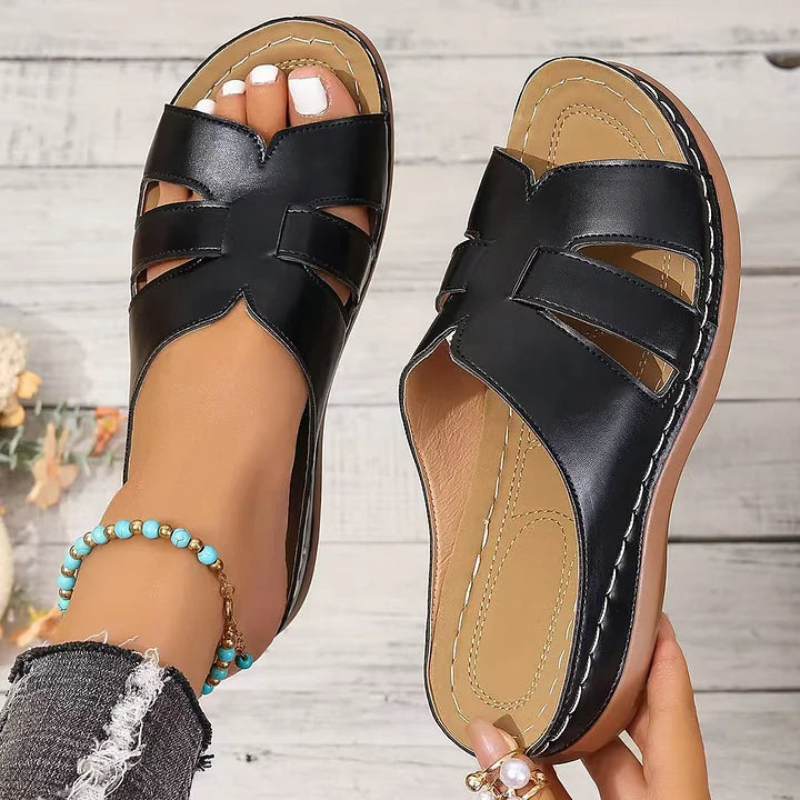 Hedwig Chaussons pour Femmes avec Bande Découpée Élégante pour Confort et Élégance