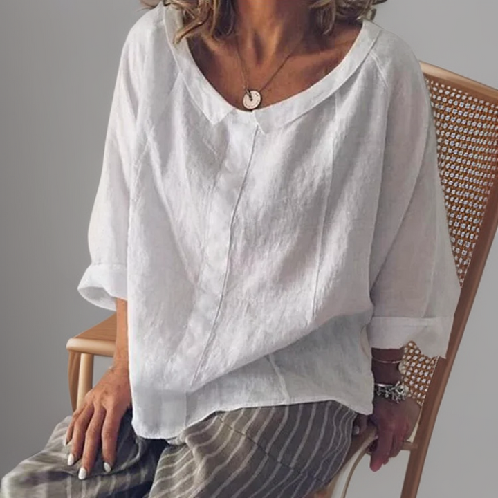 T-shirt pour femmes Thomassina à col en V, pour un look élégant et confortable.