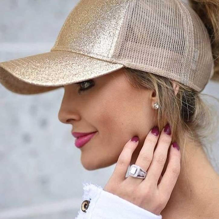 Casquette de baseball élégante avec espace pour une queue de cheval - La casquette idéale pour un look tendance féminin.