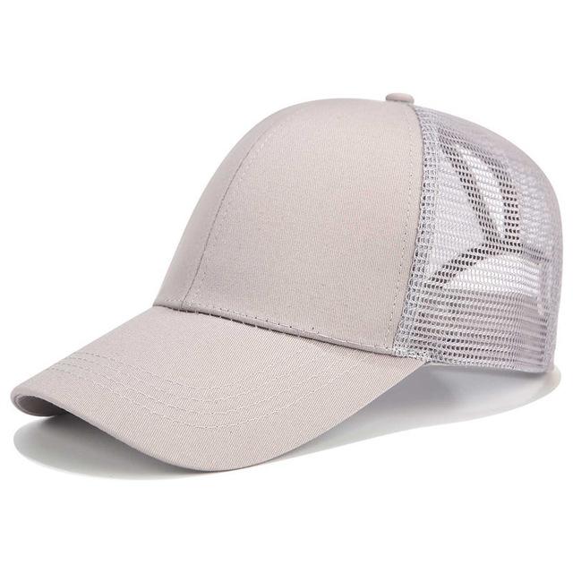 Casquette de baseball élégante avec espace pour une queue de cheval - La casquette idéale pour un look tendance féminin.