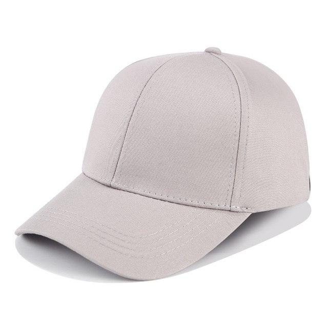 Casquette de baseball élégante avec espace pour une queue de cheval - La casquette idéale pour un look tendance féminin.
