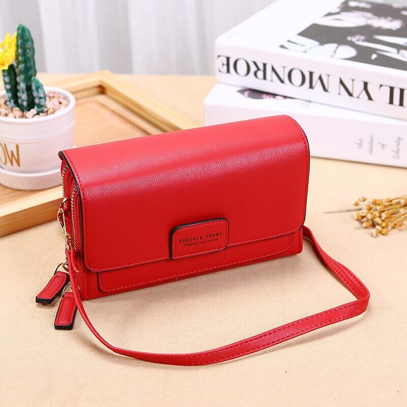 Sac en cuir synthétique élégant et classique pour un style intemporel.