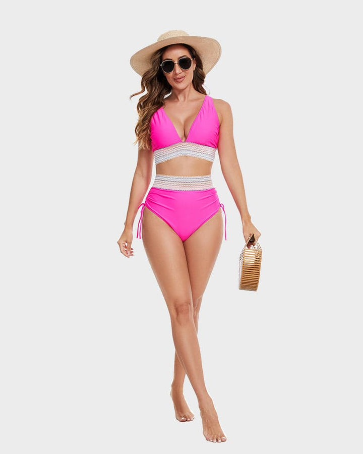 Bikini d'été pour femmes élégante en deux pièces avec une ceinture structurée élégante.